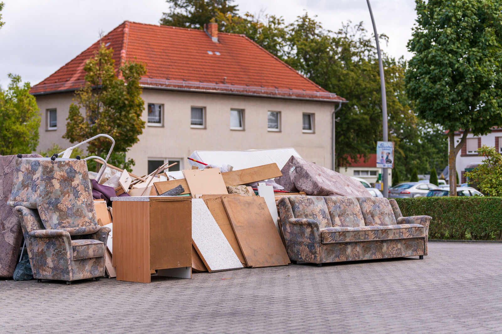 Wohnungsauflösung, komplette Räumung und besenreine Übergabe an Eigentümer oder Verwaltung